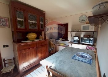 Sala da pranzo - Casa semi indipendente Borgo a Mozzano - foto 4