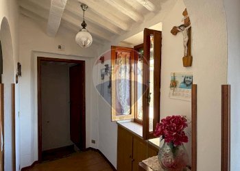 Hall / corridoio - Appartamento Villa Basilica - foto 5