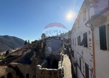 Edificio all\'aperto - Appartamento Villa Basilica - foto 12