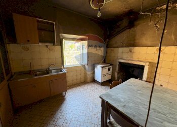 Cucina - Casa indipendente Bagni di Lucca - foto 15