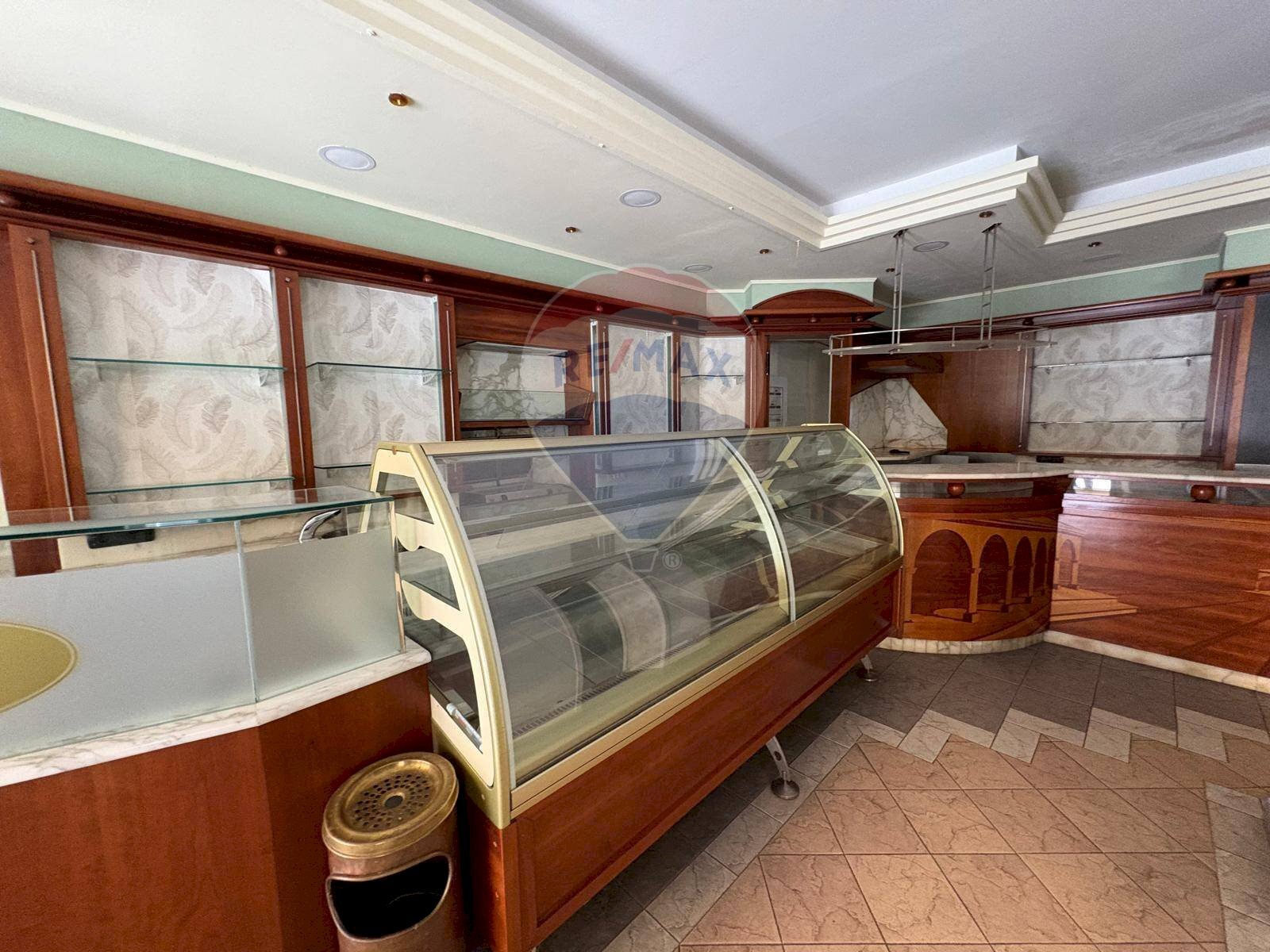 Camera / camera da letto - Bar Tavola Calda - Fredda VIa val di lima Bagni di Lucca
 
72, Bagni di Lucca - foto 1