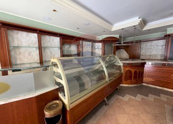 Camera / camera da letto - Bar Tavola Calda - Fredda VIa val di lima Bagni di Lucca
 
72, Bagni di Lucca - foto 5