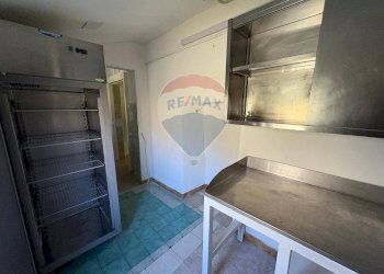 Cucina - Bar Tavola Calda - Fredda VIa val di lima Bagni di Lucca
 
72, Bagni di Lucca - foto 8