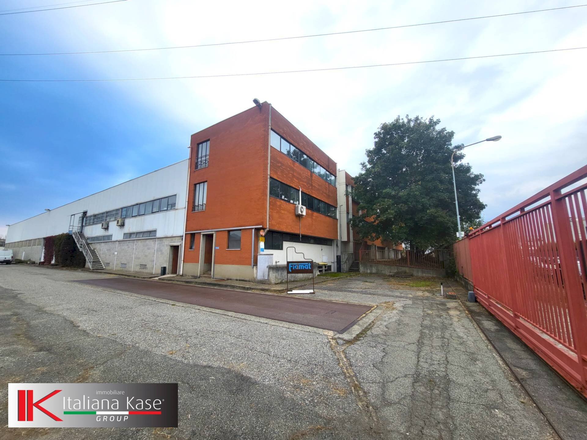 Foto 1 - Shed corso piemonte
 
63, San Mauro Torinese - photo 1