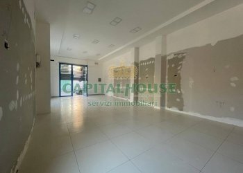 Foto 1 - Locale Commerciale Via Ercole Cantone, Pomigliano d'Arco - foto 1