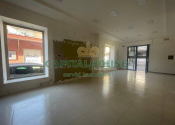 Foto 2 - Locale Commerciale Via Ercole Cantone, Pomigliano d'Arco - foto 2