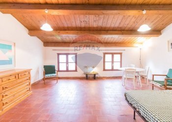 Soggiorno - Quadrilocale Vicolo Palazzo Civico
 
1, Sassari - foto 2