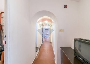 Hall / corridoio - Quadrilocale Vicolo Palazzo Civico
 
1, Sassari - foto 27