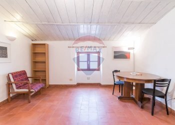 Sala da pranzo - Quadrilocale Vicolo Palazzo Civico
 
1, Sassari - foto 32