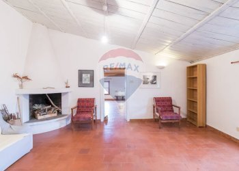 Soggiorno - Quadrilocale Vicolo Palazzo Civico
 
1, Sassari - foto 33