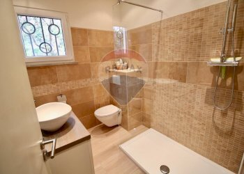 Bagno - Villa a Schiera Via Eleonora d'Arborea
 
11, Stintino - foto 13