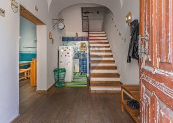 Scale - Casa indipendente Piazza Santa Croce
 
3, Sennori - foto 1