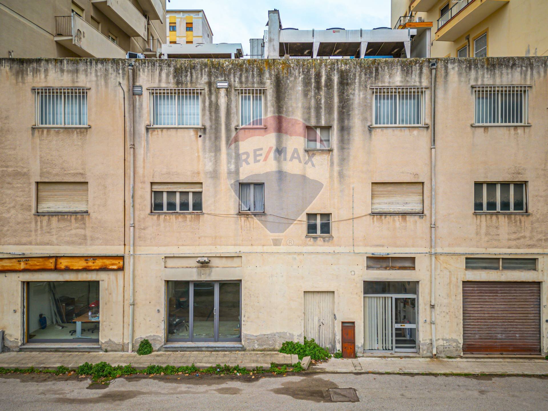 Edificio all\'aperto - Locale Commerciale Via Renzo Mossa
 
17, Sassari - foto 3