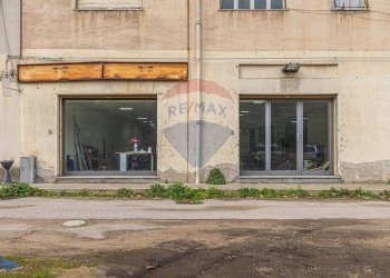 Edificio all\'aperto - Locale Commerciale Via Renzo Mossa
 
17, Sassari - foto 4