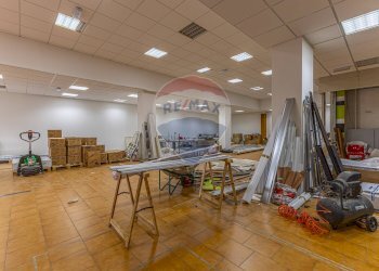 Non correlato - Locale Commerciale Via Renzo Mossa
 
17, Sassari - foto 10