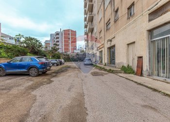 Edificio all\'aperto - Locale Commerciale Via Renzo Mossa
 
17, Sassari - foto 21