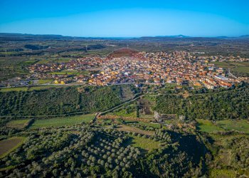 Vista delle montagne - Terreno edificabile Via Don S. Deramo
 
S.N.C., Usini - foto 1