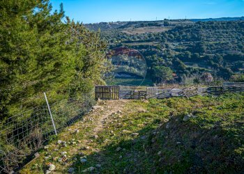 Vista delle montagne - Terreno edificabile Via Don S. Deramo
 
S.N.C., Usini - foto 6