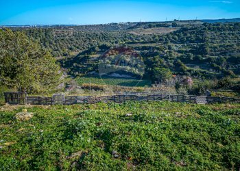 Vista delle montagne - Terreno edificabile Via Don S. Deramo
 
S.N.C., Usini - foto 8