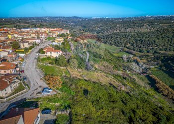 Vista delle montagne - Terreno edificabile Via Don S. Deramo
 
S.N.C., Usini - foto 12