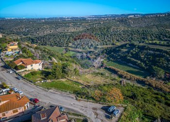 Vista delle montagne - Terreno edificabile Via Don S. Deramo
 
S.N.C., Usini - foto 17