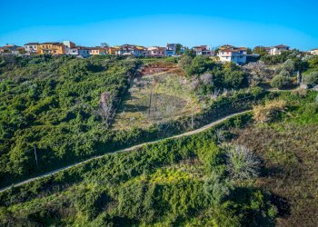 Vista delle montagne - Terreno edificabile Via Don S. Deramo
 
S.N.C., Usini - foto 18