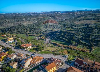 Vista delle montagne - Terreno edificabile Via Don S. Deramo
 
S.N.C., Usini - foto 19