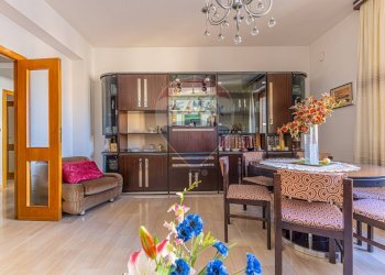 Sala da pranzo - Quadrilocale Via Gavino Alivia
 
12, Sassari - foto 11