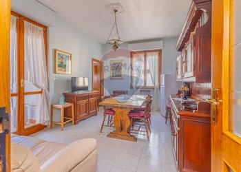 Sala da pranzo - Quadrilocale Via Gavino Alivia
 
12, Sassari - foto 13