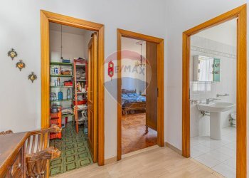 Hall / corridoio - Quadrilocale Via Gavino Alivia
 
12, Sassari - foto 25