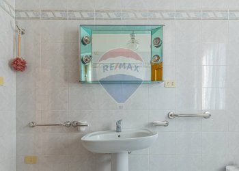 Bagno - Quadrilocale Via Gavino Alivia
 
12, Sassari - foto 30