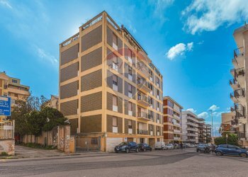 Edificio all\'aperto - Quadrilocale Via Gavino Alivia
 
12, Sassari - foto 51