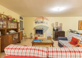 Soggiorno - Villa a Schiera Via Rodolfo Morandi
 
2F, Sassari - foto 11