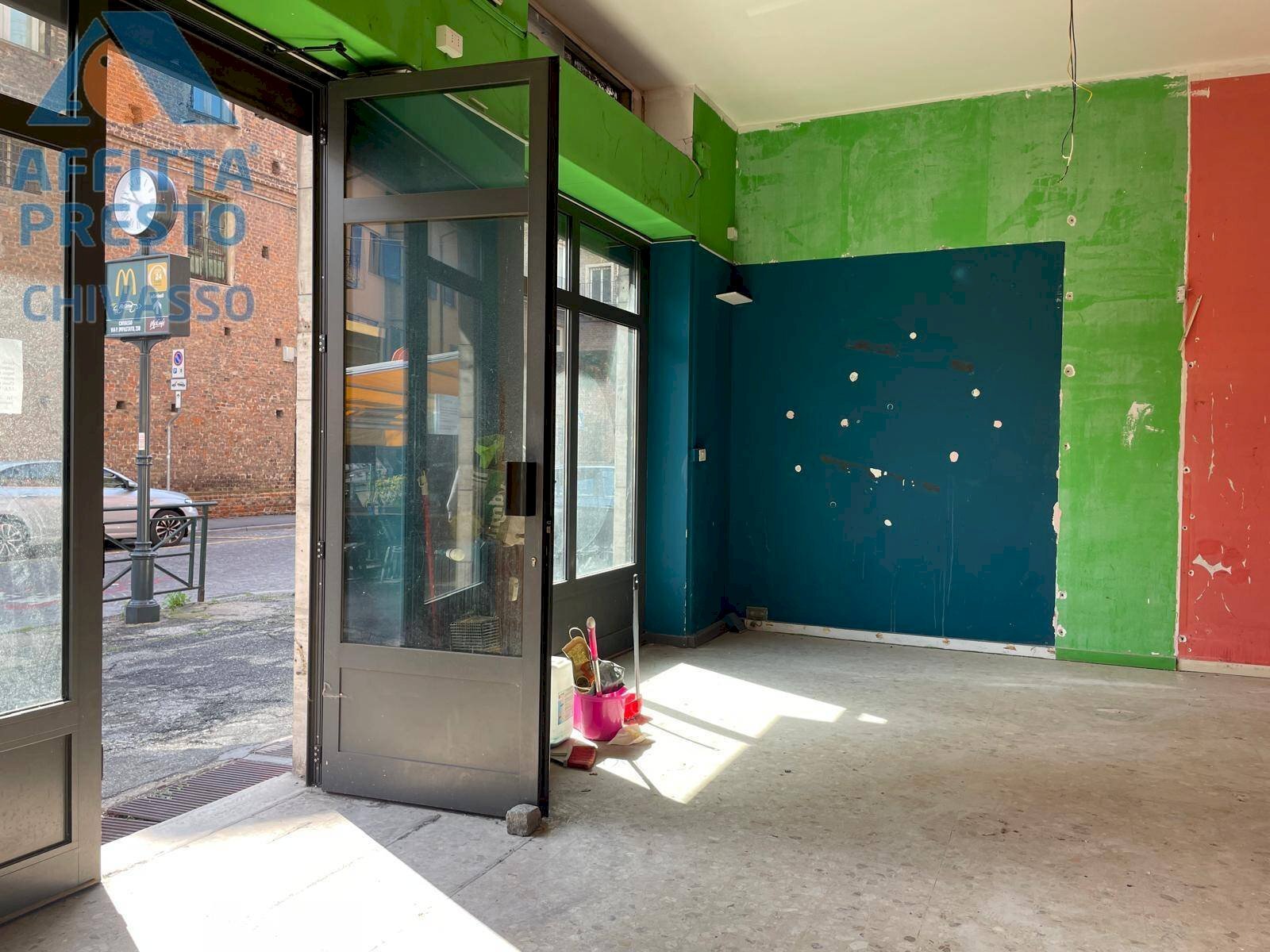 Foto 2 - Negozio VIA SICCARDI
 
13, Chivasso - foto 2