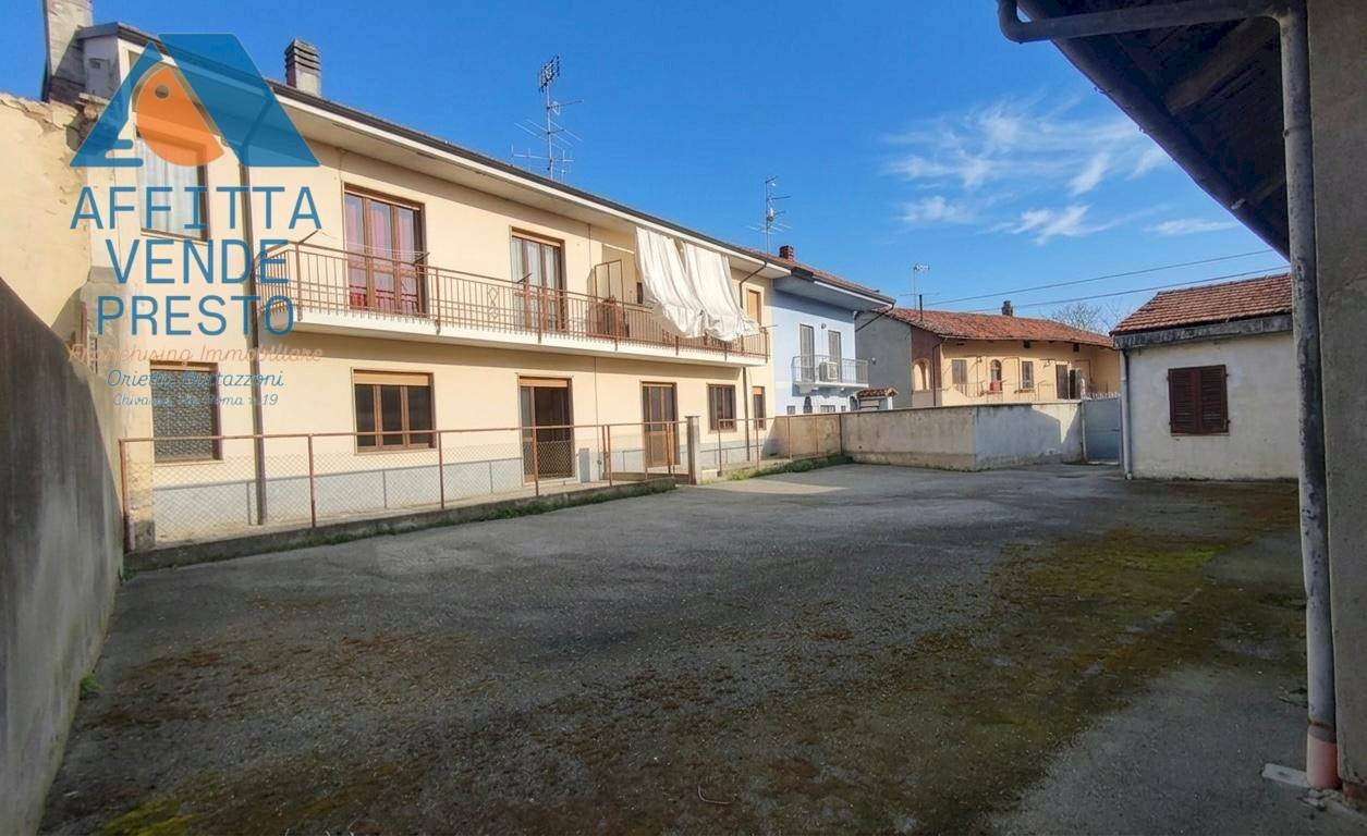 Foto 1 - Casa semi indipendente Via Zemo
 
14, Rondissone - foto 1
