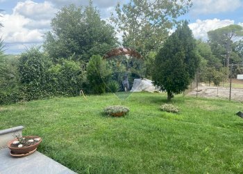 Giardino - Casa semi indipendente Via Terranova
6, Marzano Appio - foto 15