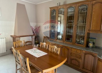 Sala da pranzo - Appartamento Via Pezzarotonda
 
20, Carinola - foto 8