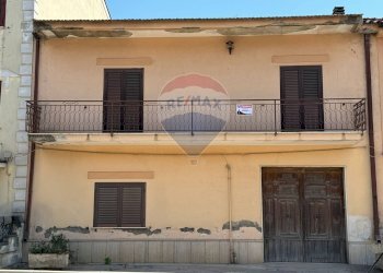 Casa all\'aperto - Casa indipendente Via IV Novembre
 
29, Carinola - foto 1