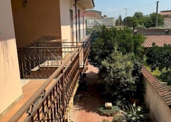 Balcone - Casa indipendente Via IV Novembre
 
29, Carinola - foto 11