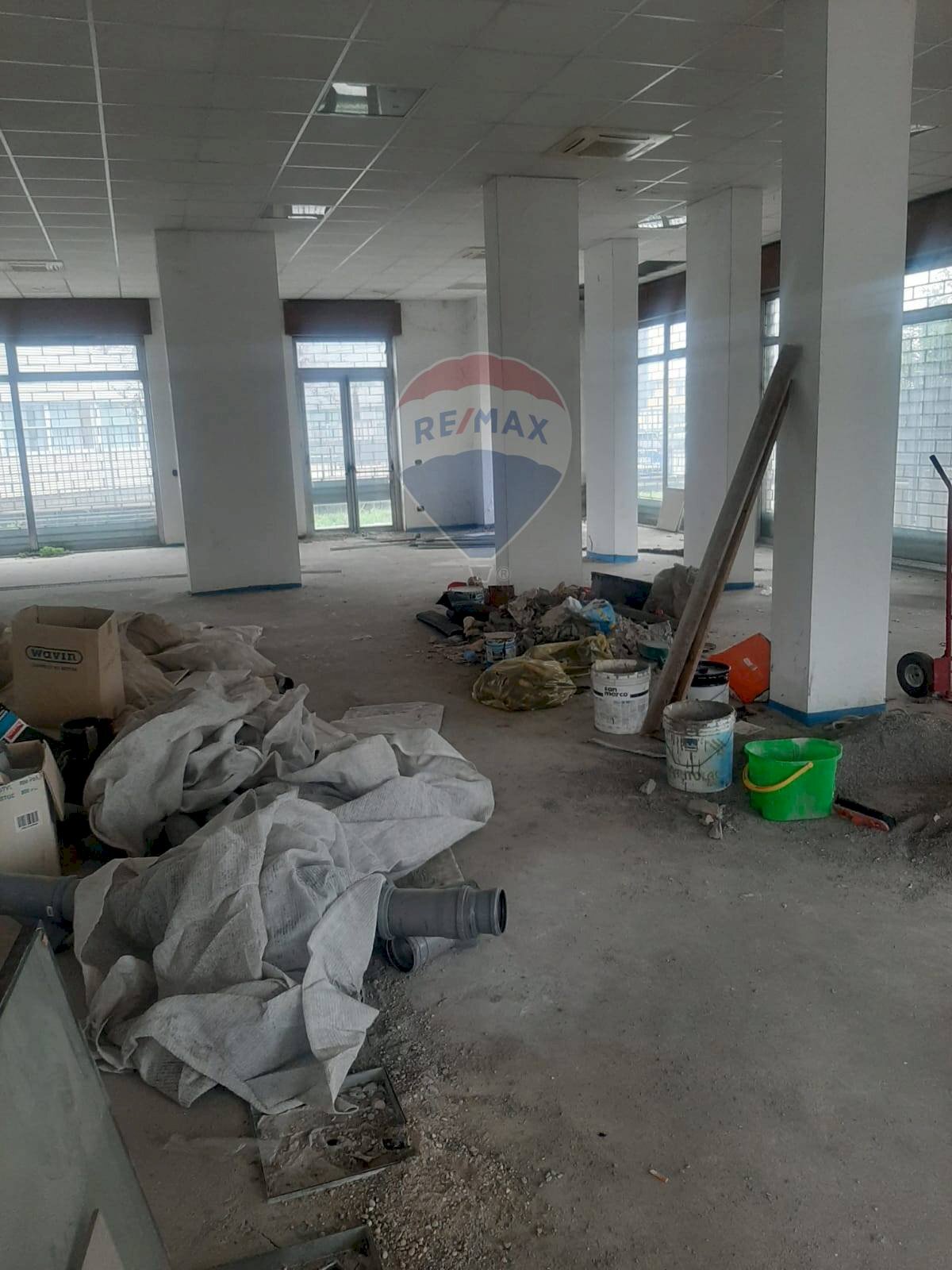 Stanza vuota - Negozio Via Sommariva
 
5, Pero - foto 3