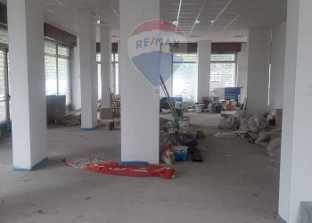 Parcheggio - Negozio Via Sommariva
5, Pero - foto 1