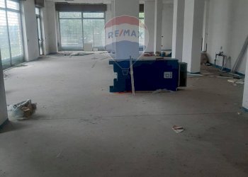 Parcheggio - Negozio Via Sommariva
5, Pero - foto 2