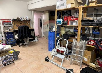 Dispensa di stoccaggio - Magazzino via C. Battisti
 
2 - 4, Rho - foto 10