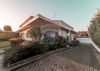 \nFoto 70\n - Villa Via Giuseppe Verdi
 
2, Trezzano sul Naviglio - photo 70