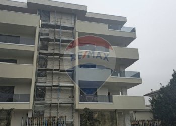 Edificio all\'aperto - Trilocale Via Cristoforo Colombo, Cesano Maderno - foto 7