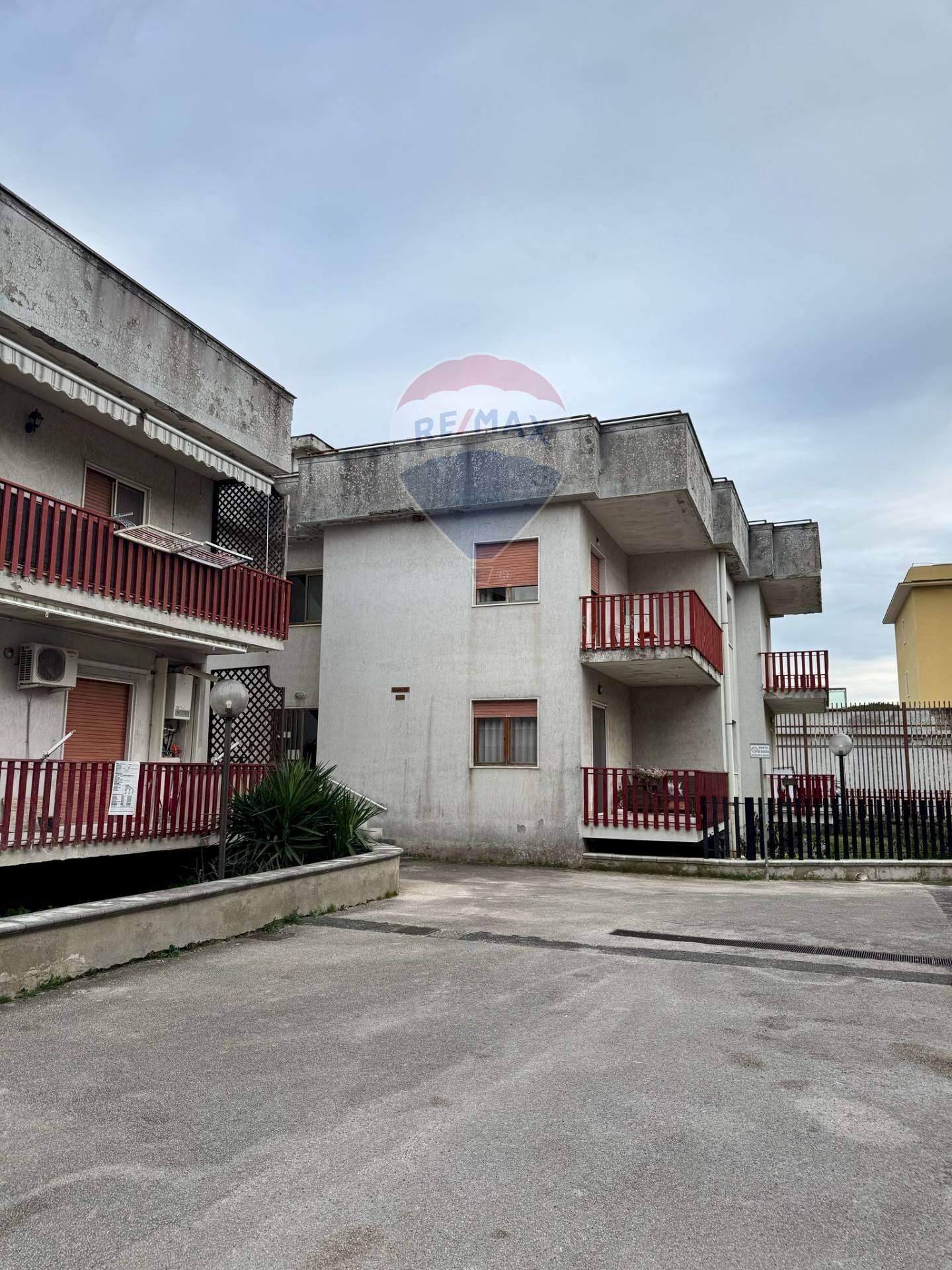 Edificio all\'aperto - Quadrilocale Corso Umberto I Parco Sant'Angelo
 
Snc, Carinola - foto 1