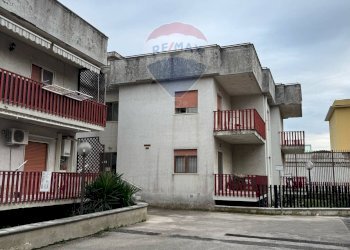 Edificio all\'aperto - Quadrilocale Corso Umberto I Parco Sant'Angelo
 
Snc, Carinola - foto 1