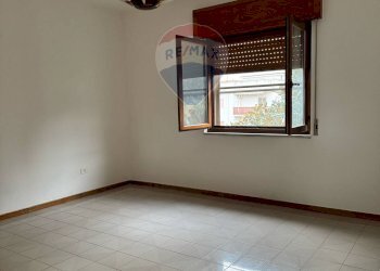 Stanza vuota - Quadrilocale Corso Umberto I Parco Sant'Angelo
 
Snc, Carinola - foto 11