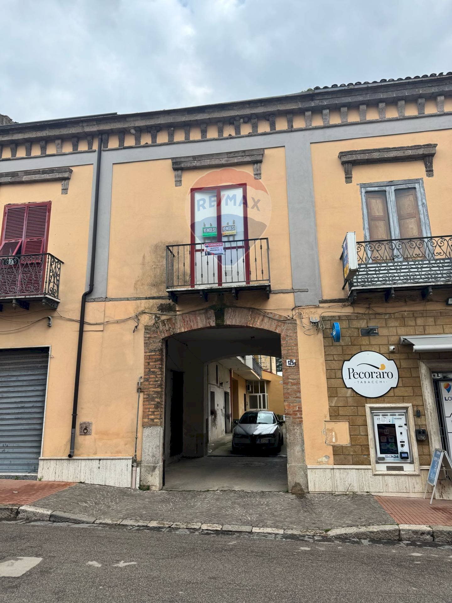 Edificio all\'aperto - Trilocale Via IV Novembre
 
125, Carinola - foto 1