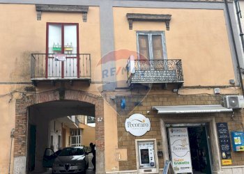 Edificio all\'aperto - Trilocale Via IV Novembre
125, Carinola - foto 6